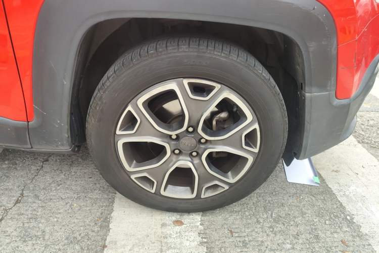 Used Jeep Renegade 2016 1.4T Automatic Smart Edition Right Front Wheel Hub