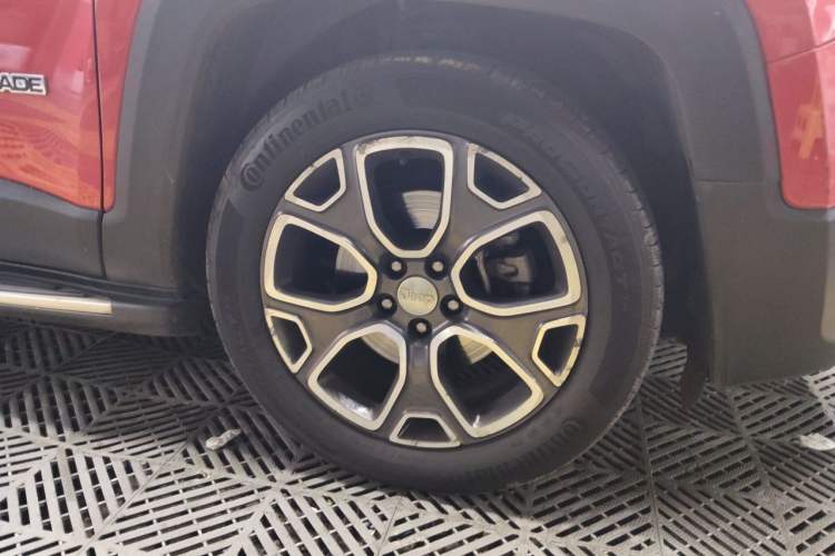 Used Jeep Renegade 2016 1.4T Automatic Smart Edition Right Front Wheel Hub