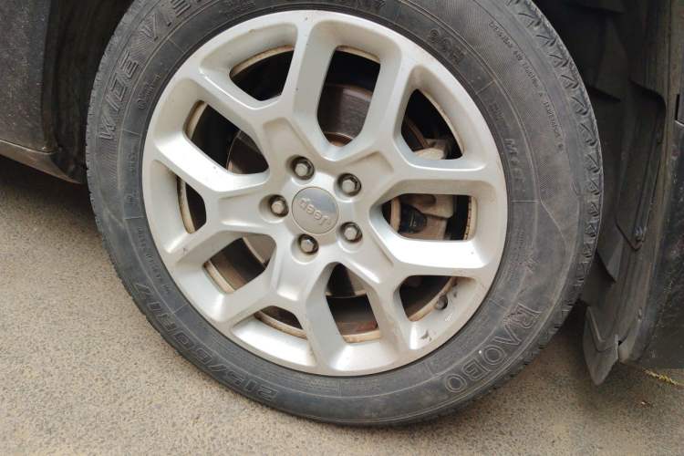 Used Jeep Renegade 2016 1.4T Automatic Jingneng Edition Right Front Wheel Hub