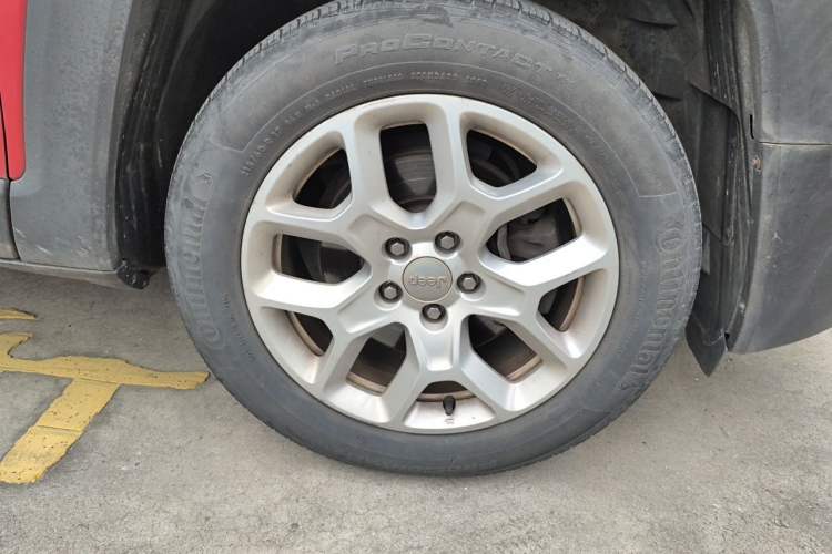 Used Jeep Renegade 2016 1.4T Automatic Jingneng Edition Right Front Wheel Hub