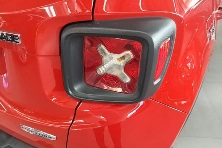 Used Jeep Renegade 2016 1.4T Automatic Jingneng Version+ Right Rear Taillight