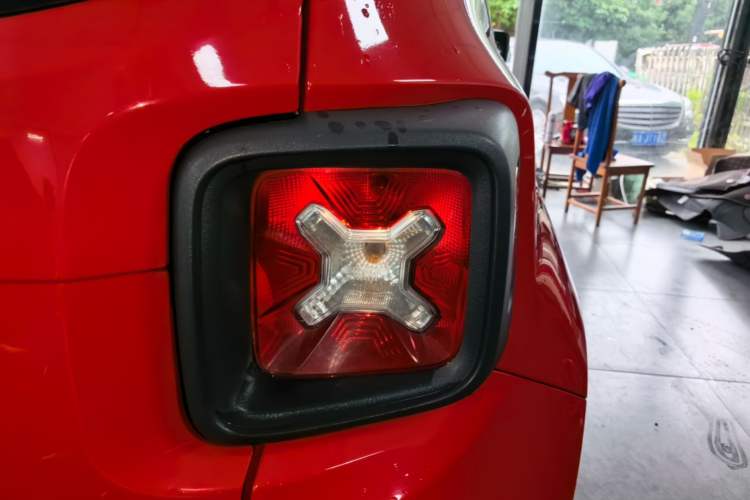 Used Jeep Renegade 2016 1.4T Automatic Jingneng Edition Right Rear Taillight