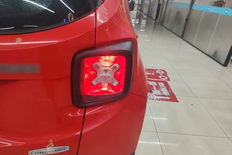 Used Jeep Renegade 2016 1.4T Automatic Jingneng Edition Right Rear Taillight