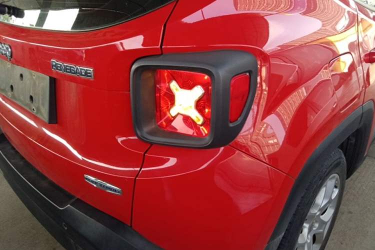 Used Jeep Renegade 2016 1.4T Automatic Jingneng Edition Right Rear Taillight