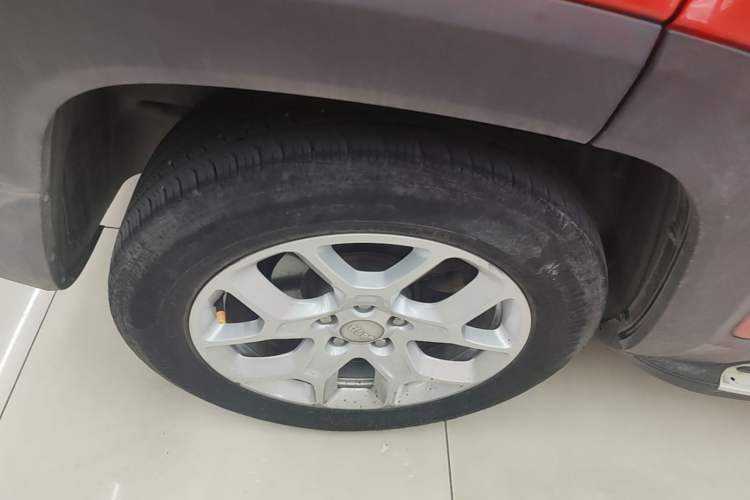 Used Jeep Renegade 2016 1.4T Automatic Jingneng Edition Right Rear Wheel Hub