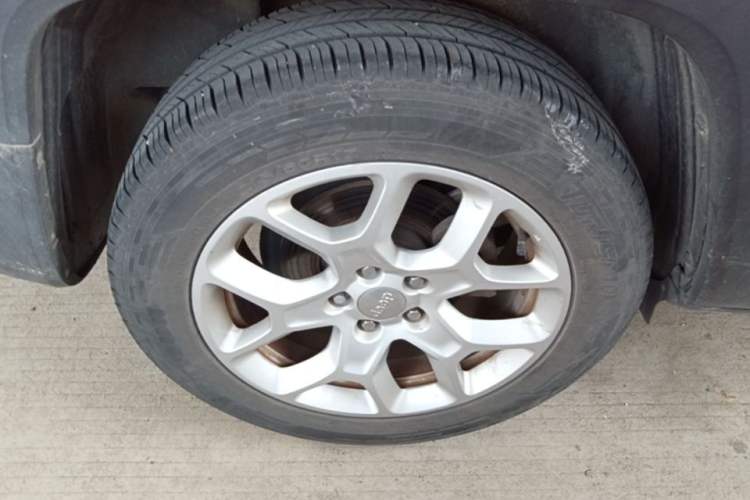 Used Jeep Renegade 2016 1.4T Automatic Jingneng Edition Right Rear Wheel Hub