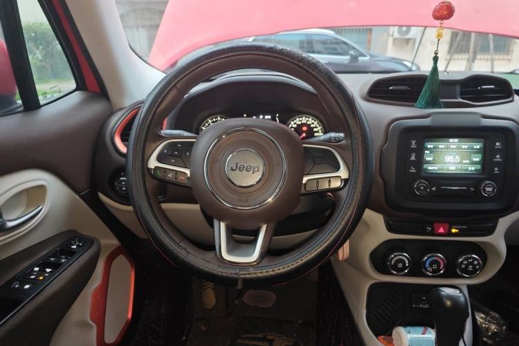 Used Jeep Renegade 2016 1.4T Automatic Jingneng Edition Steering Wheel