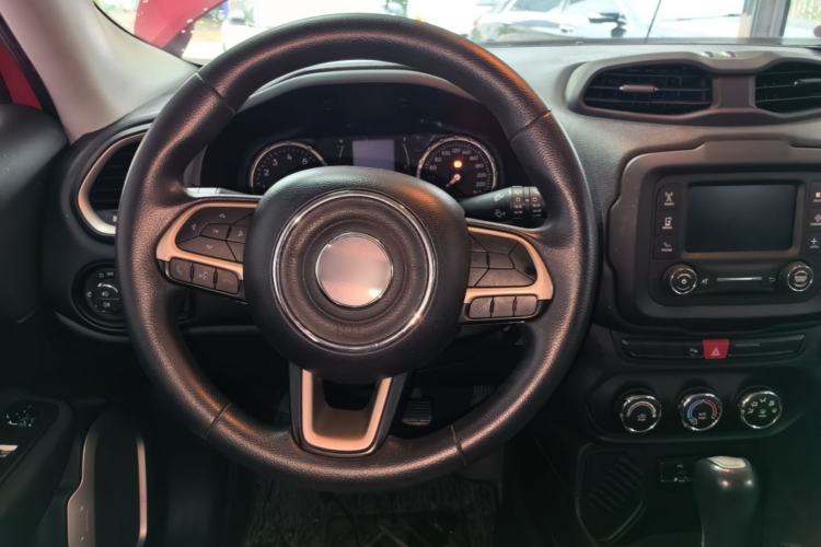 Used Jeep Renegade 2016 1.4T Automatic Jingneng Edition Steering Wheel