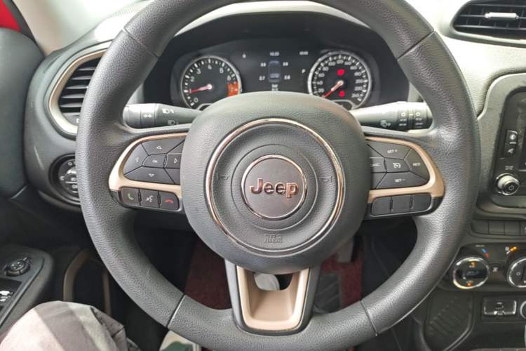 Used Jeep Renegade 2016 1.4T Automatic Jingneng Version+ Steering Wheel