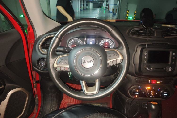 Used Jeep Renegade 2016 1.4T Automatic Jingneng Version+ Steering Wheel