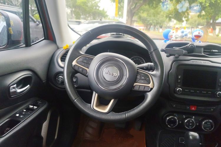 Used Jeep Renegade 2016 1.4T Automatic Smart Edition Steering Wheel