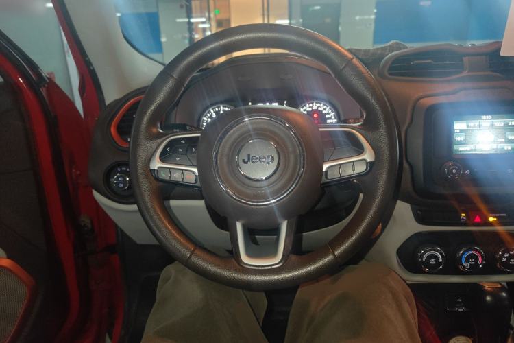 Used Jeep Renegade 2016 1.4T Automatic Jingneng Edition Steering Wheel