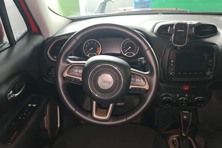 Used Jeep Renegade 2016 1.4T Automatic Jingneng Version+ Steering Wheel