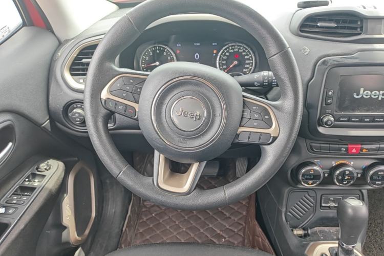 Used Jeep Renegade 2016 1.4T Automatic Jingneng Version+ Steering Wheel