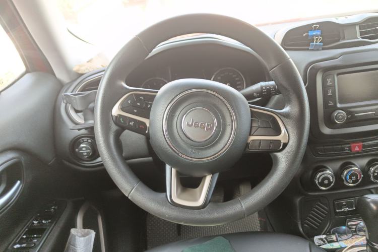 Used Jeep Renegade 2016 1.4T Automatic High-Energy Version Steering Wheel