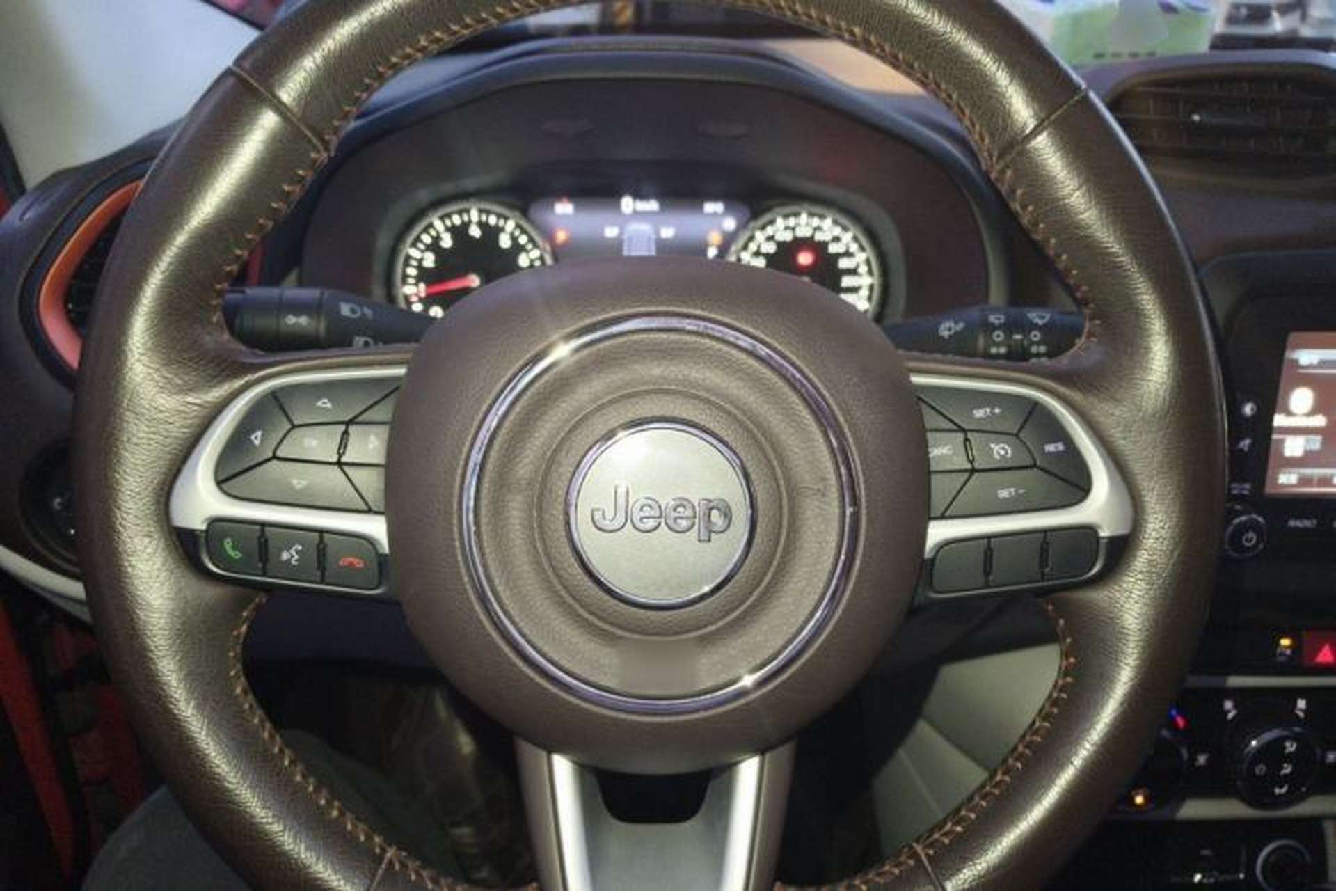 Used Jeep Renegade 2016 1.4T Automatic Smart Edition Steering Wheel