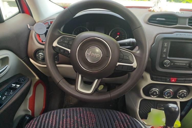 Used Jeep Renegade 2016 1.4T Automatic Jingneng Edition Steering Wheel