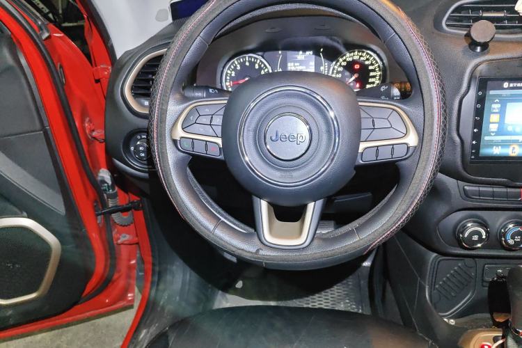 Used Jeep Renegade 2016 1.4T Automatic High-Energy Version Steering Wheel