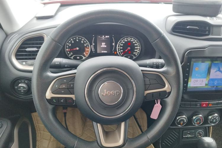 Used Jeep Renegade 2016 1.4T Automatic High-Energy Version Steering Wheel