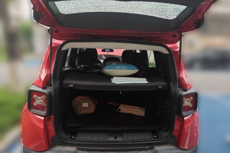 Used Jeep Renegade 2016 1.4T Automatic Jingneng Edition Trunk