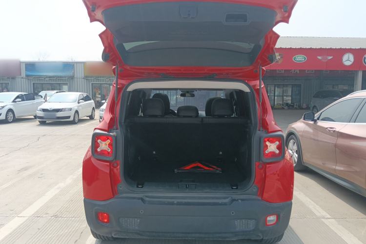 Used Jeep Renegade 2016 1.4T Automatic Jingneng Edition Trunk