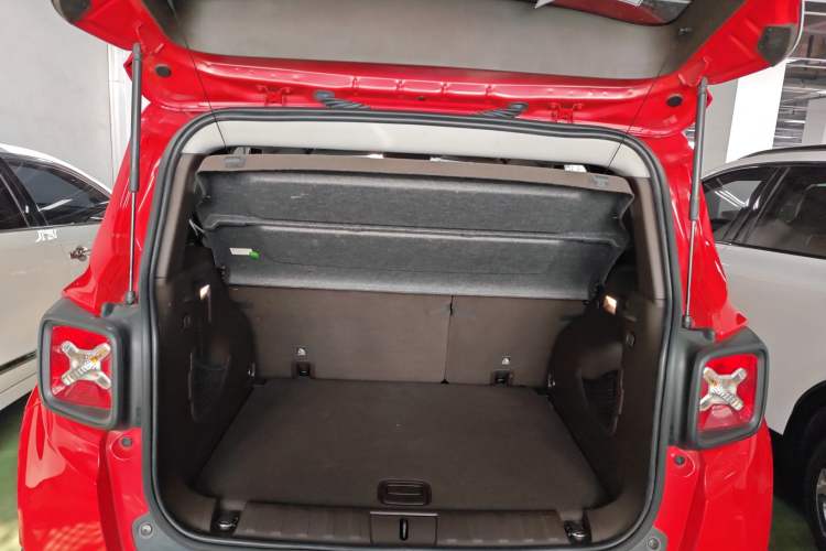 Used Jeep Renegade 2016 1.4T Automatic High-Energy Version Trunk