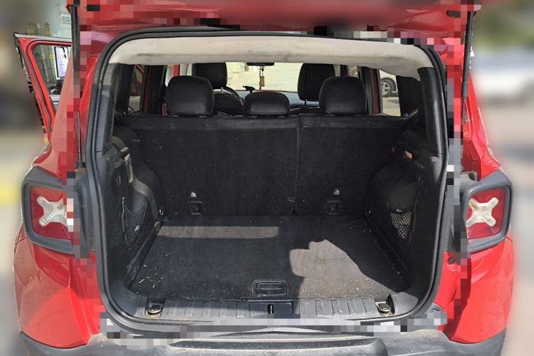 Used Jeep Renegade 2016 1.4T Automatic Jingneng Edition Trunk