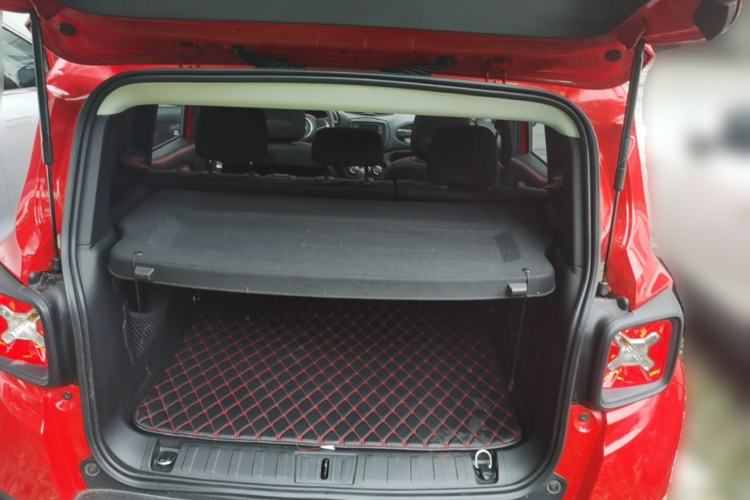 Used Jeep Renegade 2016 1.4T Automatic Jingneng Edition Trunk