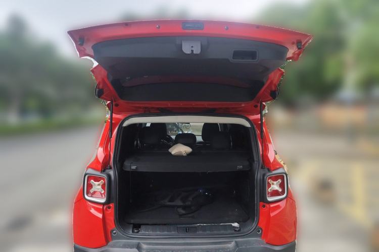 Used Jeep Renegade 2016 1.4T Automatic Smart Edition Trunk