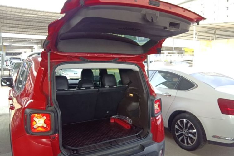 Used Jeep Renegade 2016 1.4T Automatic Jingneng Edition Trunk