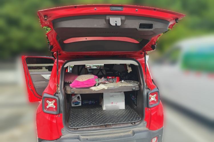 Used Jeep Renegade 2016 1.4T Automatic Jingneng Edition Trunk