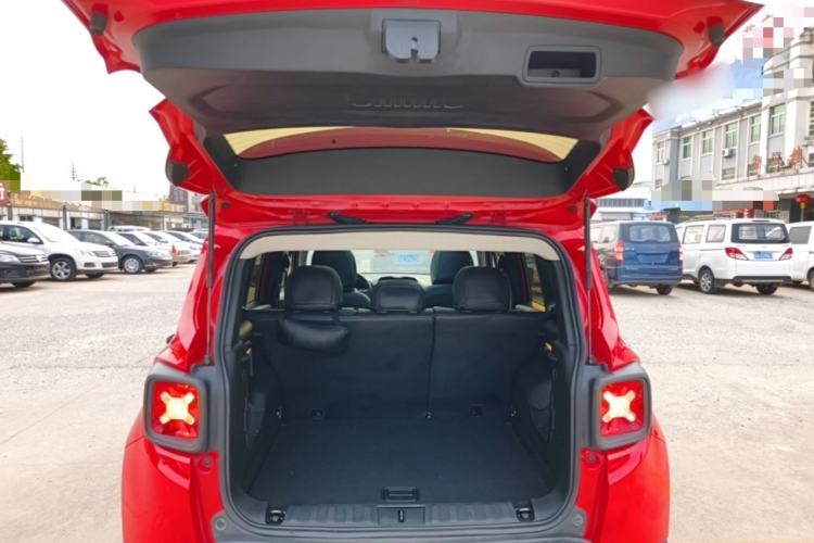 Used Jeep Renegade 2016 1.4T Automatic Jingneng Edition Trunk