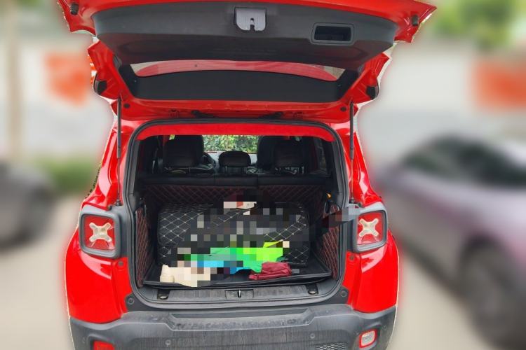 Used Jeep Renegade 2016 1.4T Automatic Jingneng Edition Trunk