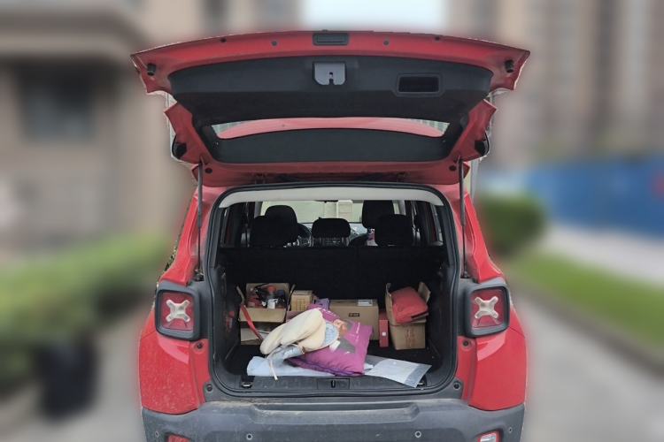 Used Jeep Renegade 2016 1.4T Automatic Jingneng Edition Trunk