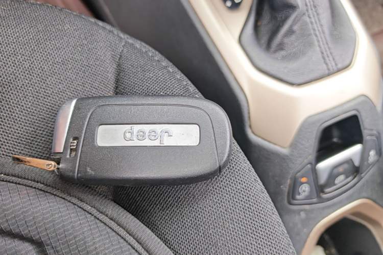 Used Jeep Renegade 2016 1.4T Automatic Jingneng Version+ Vehicle Key
