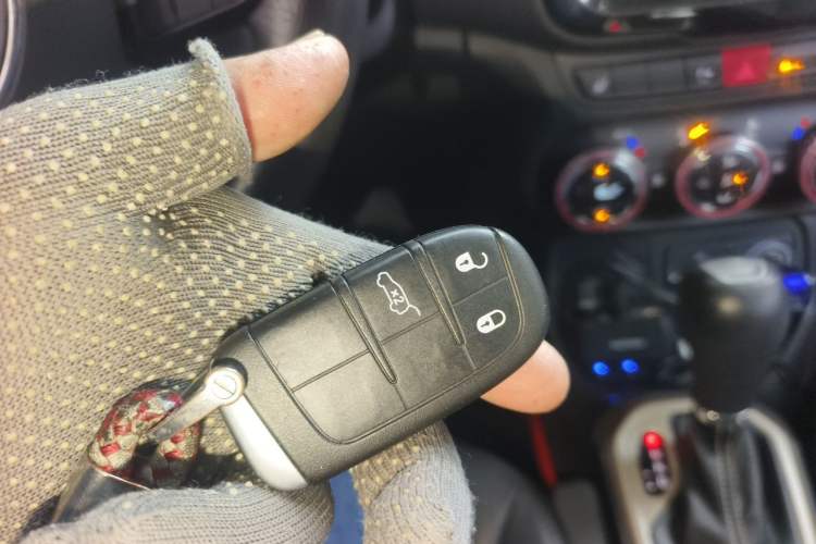 Used Jeep Renegade 2016 1.4T Automatic Smart Edition Vehicle Key