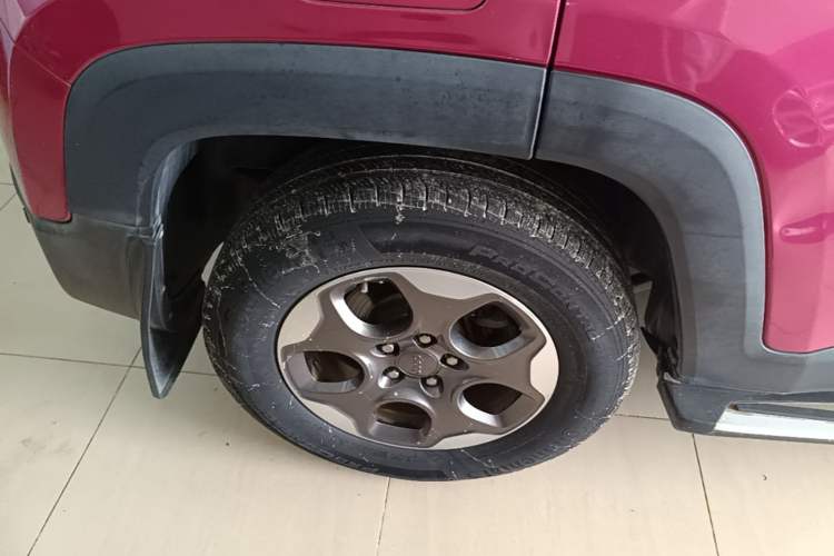 Used Jeep Renegade 2016 1.4T Automatic Kinetic Edition Right Rear Wheel Hub