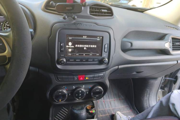 Used Jeep Renegade 2016 1.4T Automatic Jingneng Version+ Audio And AC Panel