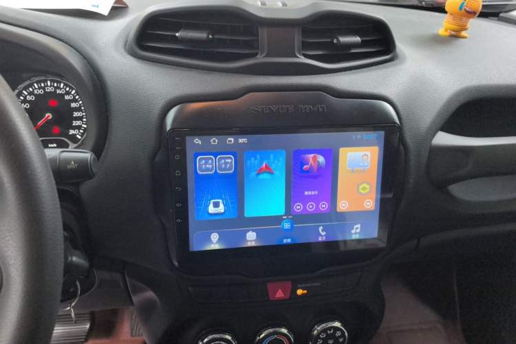 Used Jeep Renegade 2016 1.4T Automatic Kinetic Edition Audio And AC Panel