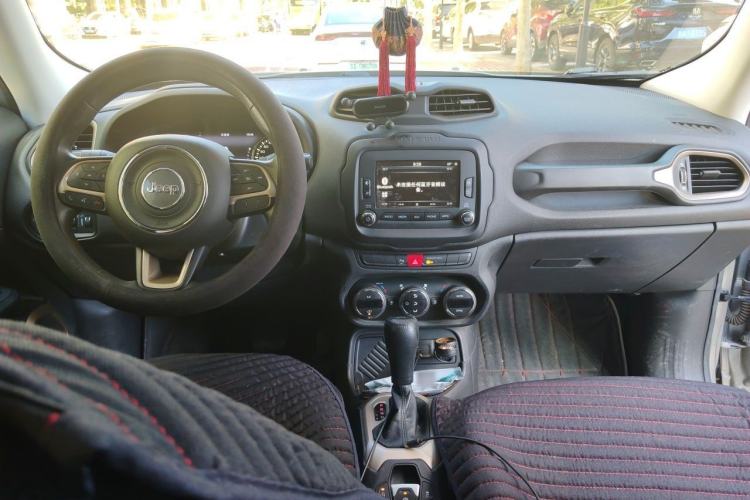 Used Jeep Renegade 2016 1.4T Automatic Jingneng Version+ Center Console