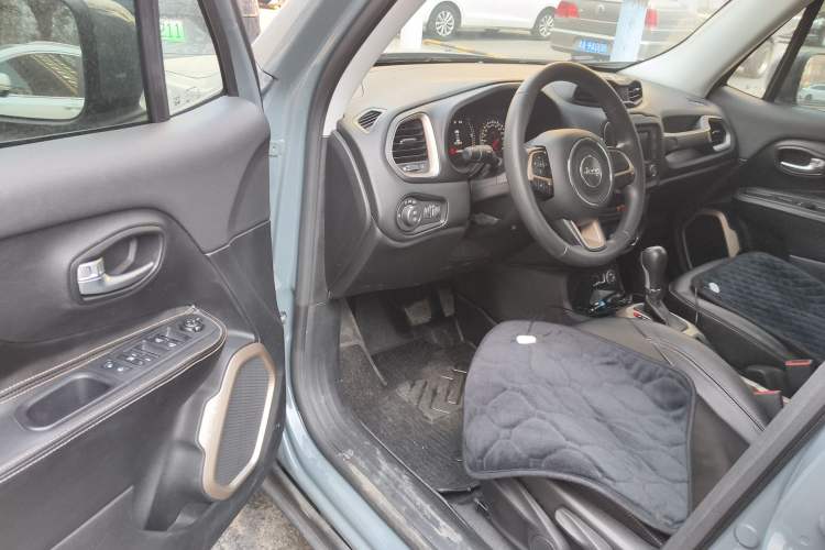 Used Jeep Renegade 2016 1.4T Automatic Jingneng Edition Driver Seat