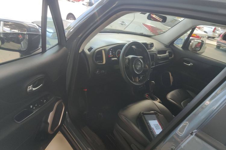 Used Jeep Renegade 2016 1.4T Automatic High-Energy Version Driver Seat