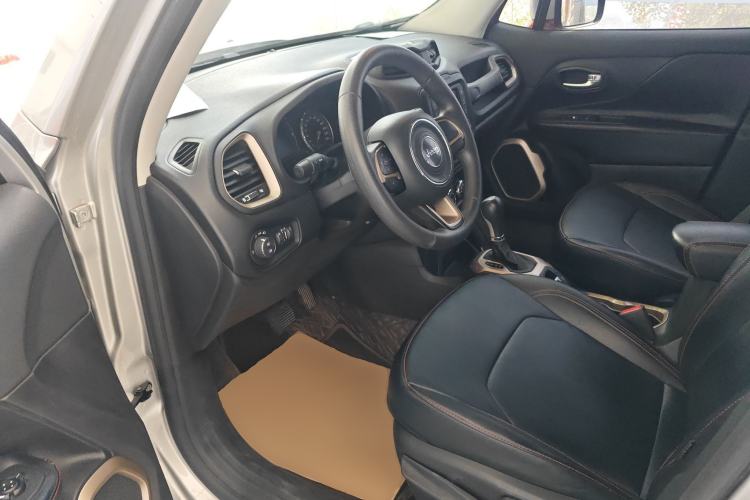 Used Jeep Renegade 2016 1.4T Automatic High-Energy Version Driver Seat