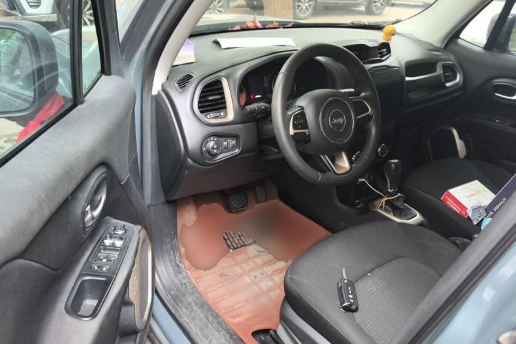 Used Jeep Renegade 2016 1.4T Automatic Kinetic Edition Driver Seat