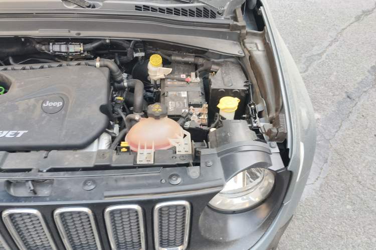 Used Jeep Renegade 2016 1.4T Automatic Jingneng Edition Engine Bay Left