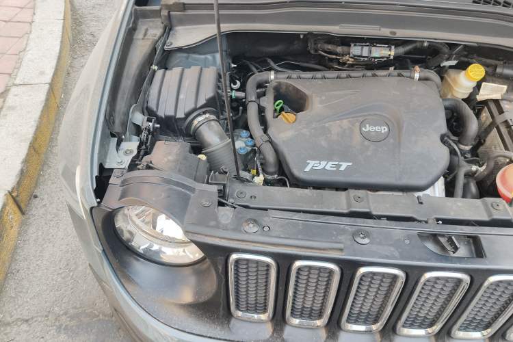 Used Jeep Renegade 2016 1.4T Automatic Jingneng Edition Engine Bay Right