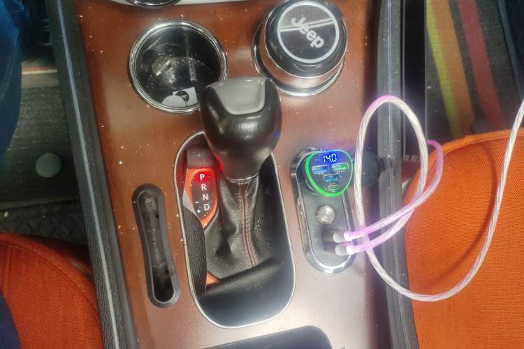 Used Jeep Renegade 2016 1.4T Automatic Smart Edition Gear Lever