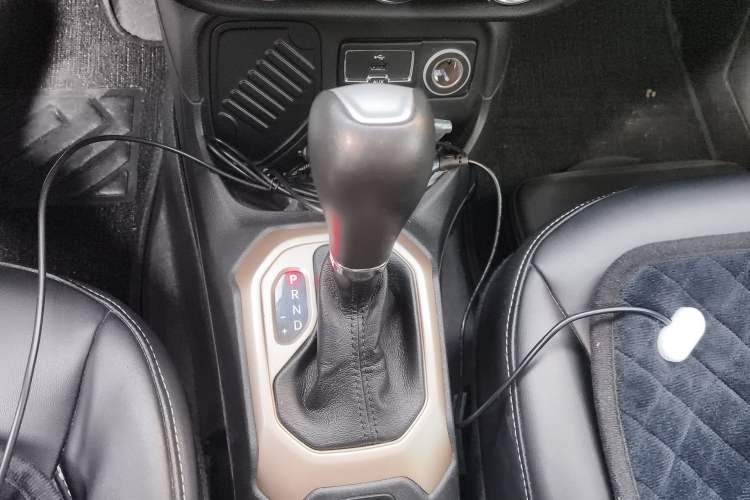 Used Jeep Renegade 2016 1.4T Automatic Jingneng Edition Gear Lever