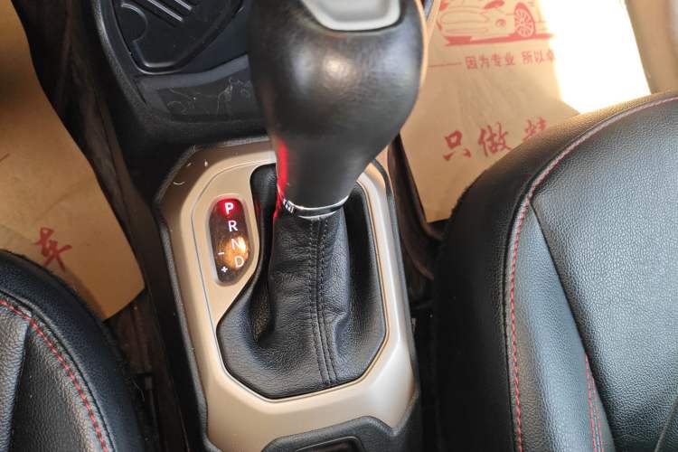 Used Jeep Renegade 2016 1.4T Automatic High-Energy Version Gear Lever