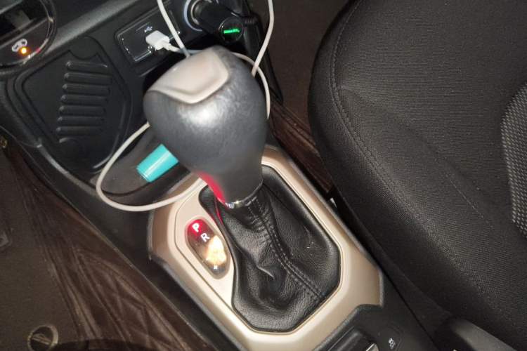 Used Jeep Renegade 2016 1.4T Automatic Jingneng Version+ Gear Lever